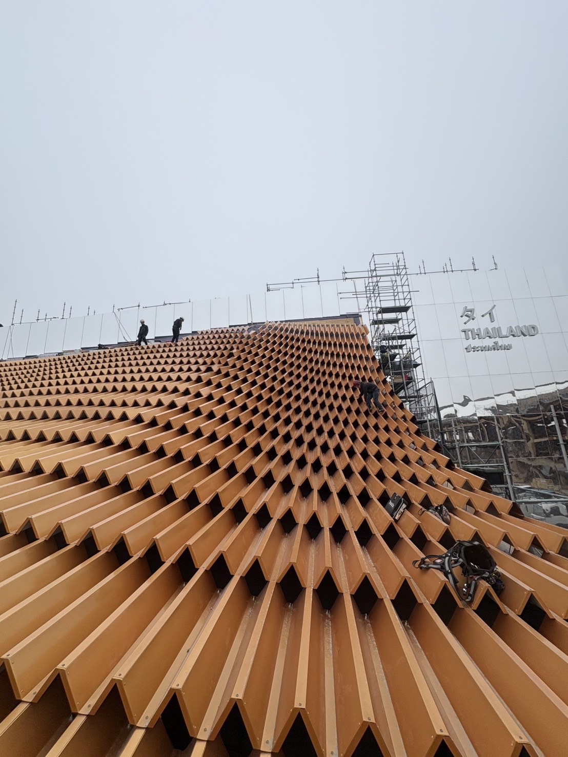屋根板金工事の施工写真